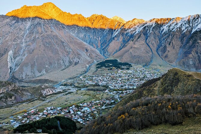 3-Day Hiking Group Tour in Kazbegi - Day 2: Gergeti Trinity Church, Sabertse Pass, and the hike toward Gergeti Glacier