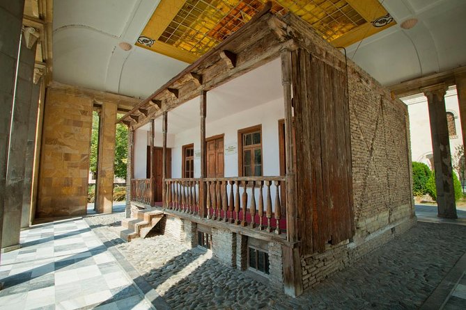 7-Day Georgian Highlights Tour from Tbilisi - What the guide experience feels like in practice