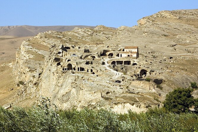 8-Day All About Georgia Tbilisi Guided Tour with Accommodation - Mtskheta and Uplistsikhe: Jvari Views, Svetitskhoveli, and Rock-Cut Cave Life