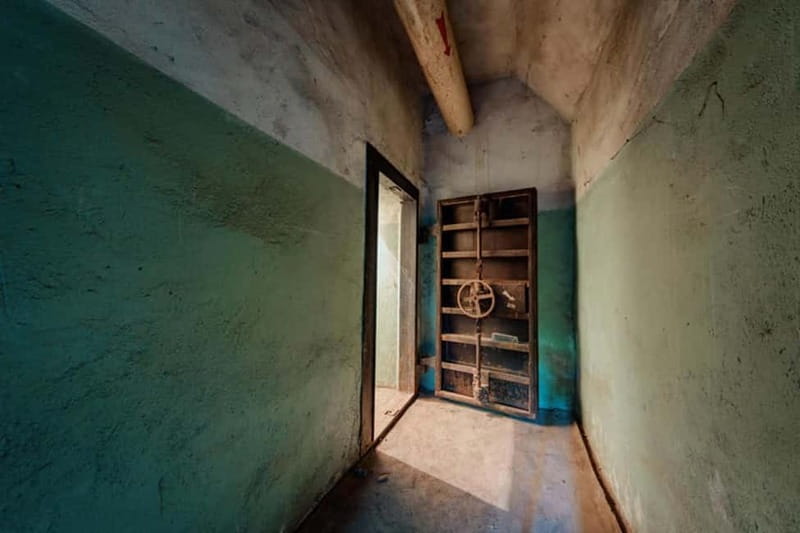 A Journey Through Abandoned Wonders - Tbilisi Urbex Tour - Stop 1: The Underground Secret Command Bunker