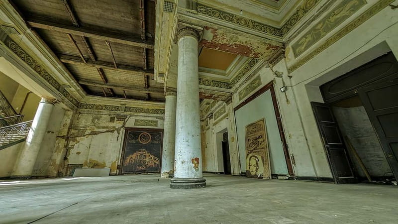 A Journey Through Abandoned Wonders - Tbilisi Urbex Tour - Stop 3: The Abandoned Laboratory and Why It Feels Different