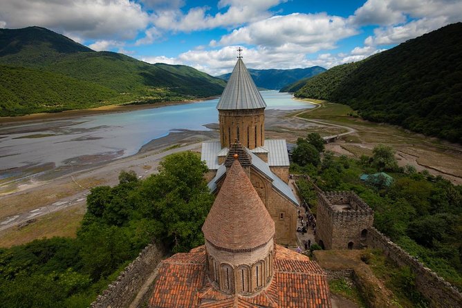 Adventure in Caucasus - Private Tour to Jinvali, Ananuri, Gudauri, Kazbegi - Guides and Drivers: The Human Side of a Private Day