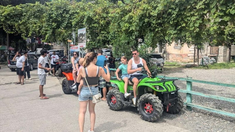 Batumi: Mountain Adjara Tour & Traditional Georgian Feast - The Extra Sightseeing Stop: A Short Breather Before Lunch