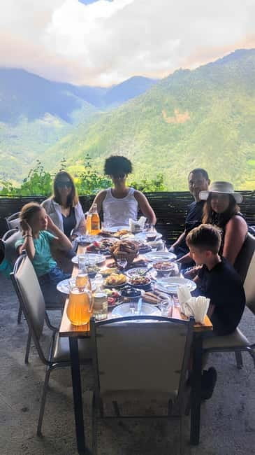 Batumi: Mountain Adjara Tour & Traditional Georgian Feast - Getting There in an Air-Conditioned Van (And Why It Matters)
