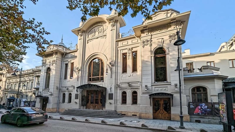 Beyond the Old City: Tbilisi's Hidden Gems Walking Tour - Timing, walking pace, and what to bring so you enjoy it