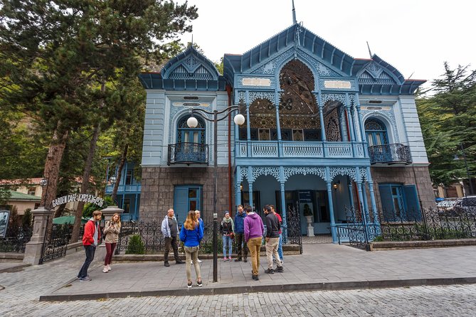 BORJOMI, RABATI & VARDZIA - Group Tour from Kutaisi - Stop 1: Borjomi Central Park and tasting the mineral water