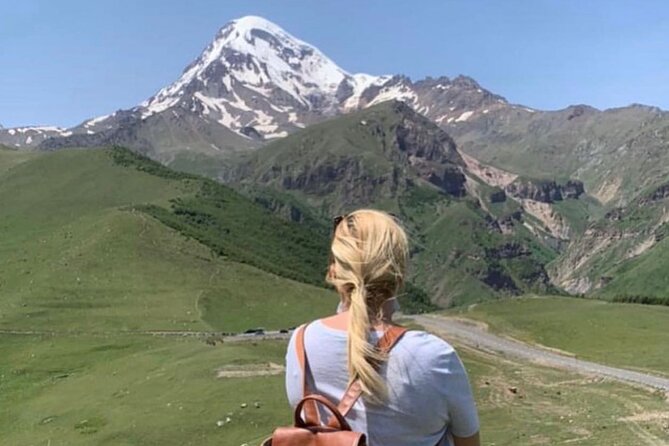 Day tour to mountains Jinvali lake, Ananuri, Kazbegi, Arch friendship - Ananuri Fortress: medieval fortifications by the Aragvi