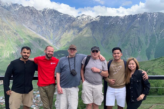 Day tour to mountains Jinvali lake, Ananuri, Kazbegi, Arch friendship - What the guide does, and why it changes the whole day