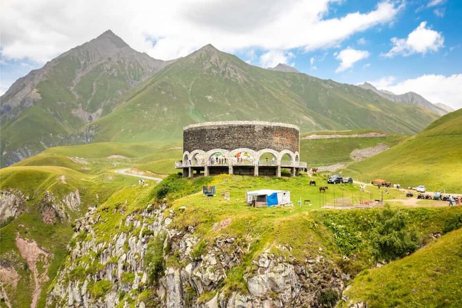 Discover Ananuri, Gudauri, & Kazbegi Guided Day Tour - Pasanauri Lunch Time and Khinkali Expectations