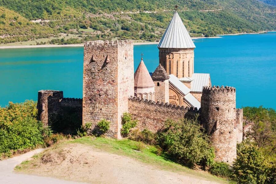 Discover Ananuri, Gudauri, & Kazbegi Guided Day Tour - Zhinvali Water Reservoir: First Big Mountain Energy