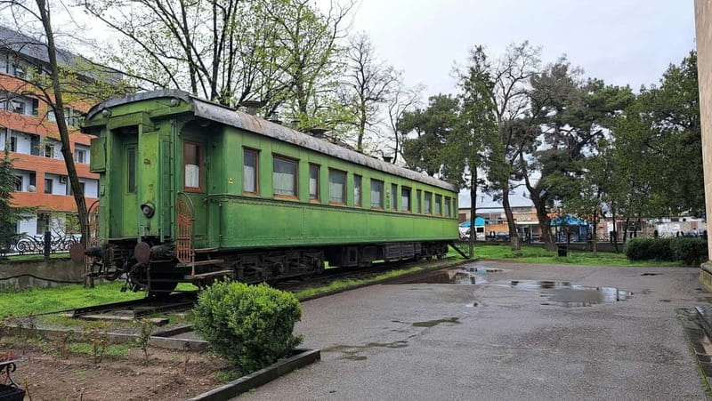 From Kutaisi: Gori and Uplistsikhe Cave town Guided Tour - Museum Choice in Gori: Stalin Museum or Gori Ethnographic Museum