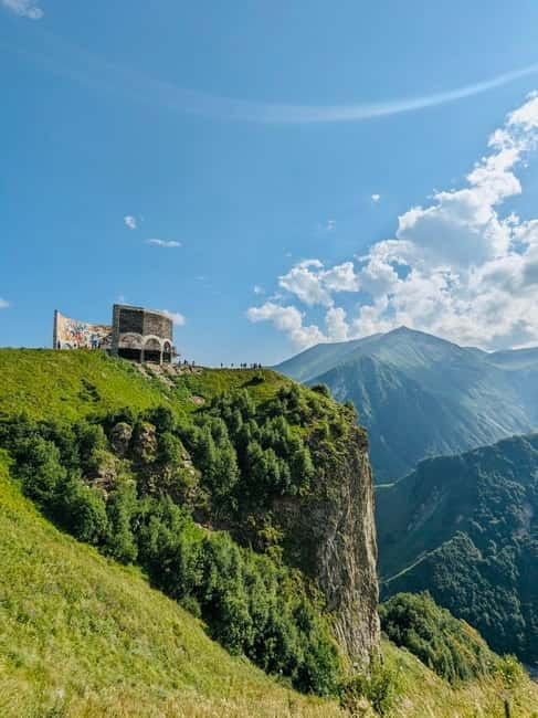 From Tbilisi: Day Trip to Kazbegi - Pasanauri, lunch break time, and Gudauri viewpoint energy