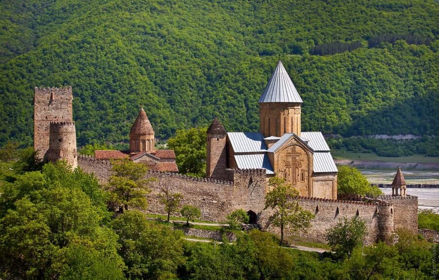 From Tbilisi: Kazbegi Day Trip with Ananuri & Gudauri - Is This Kazbegi Day Trip a Good Fit?