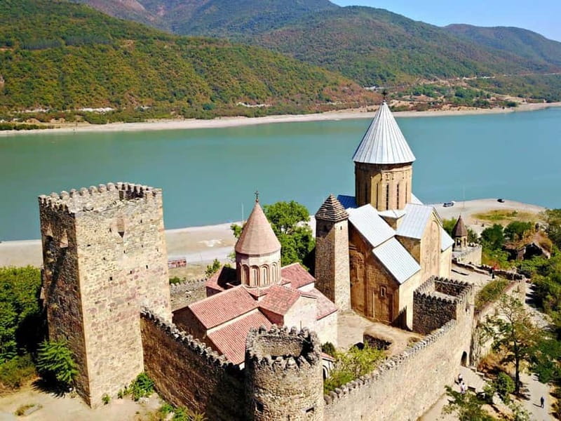 From Tbilisi: Kazbegi, Gudauri & Gergeti Group Day Tour - Gudauri Friendship Monument: Panoramas You Can Actually Soak In