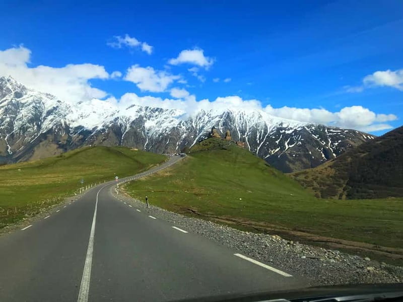 From Tbilisi: Kazbegi Tour - Zhinvali - Ananuri - Gudauri - From Tbilisi to Zhinvali: the reservoir that smells like mountains