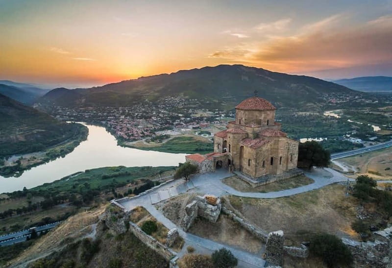 From Tbilisi: Mtskheta, Jvari, Gori & Uplistsikhe Cave Tour - A real break at a local restaurant