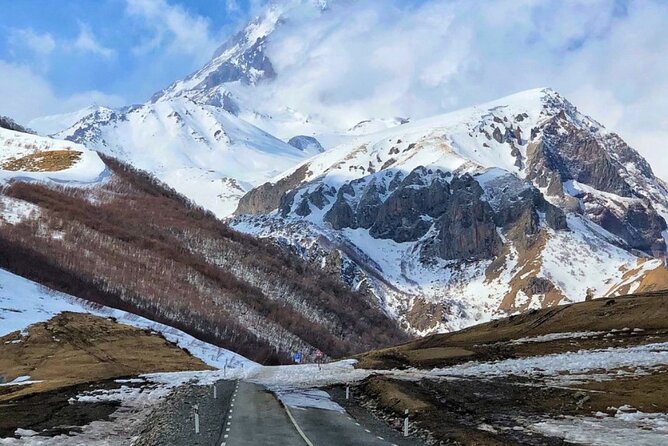 From Tbilisi to Gudauri Ski Resort, Zhinvali, Ananuri Day Trip - Zhinvali Water Reservoir: A Calm Start Before the Main Stops