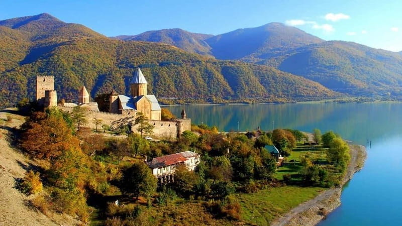 From Tbilisi to Kazbegi, Ananuri, Gudauri & Gergeti - Black and White Aragvi Confluence: A Tiny Stop with Big Meaning