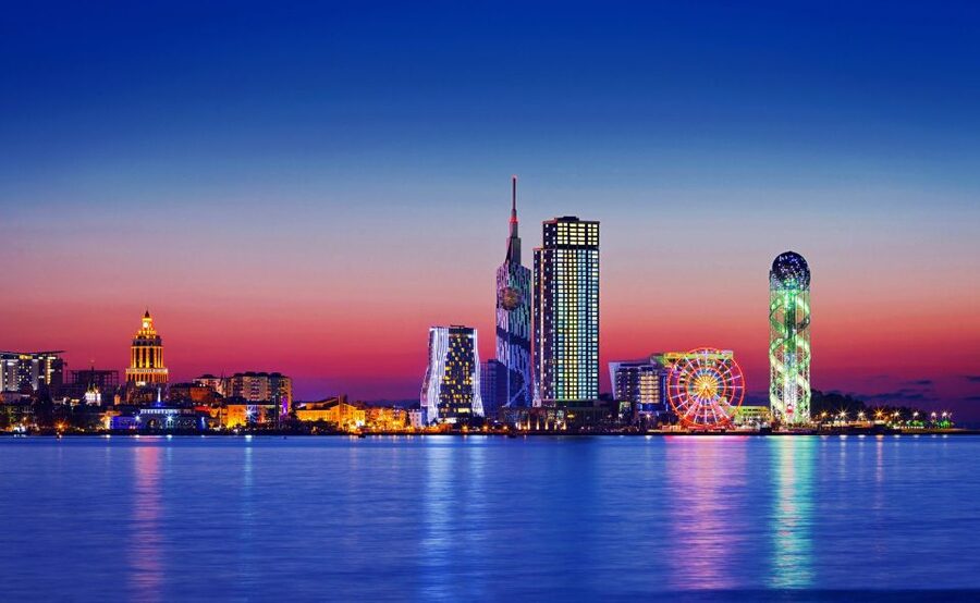 From Trabzon: Group Walking Tour through Batumi in Georgia - Batumi’s Icons on the Boulevard: Ali and Nino Leads the Walking Tour