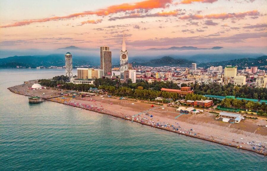 From Trabzon: Group Walking Tour through Batumi in Georgia - Europe Square, Medea, Alphabet Building, and the St. Nicholas Anchor