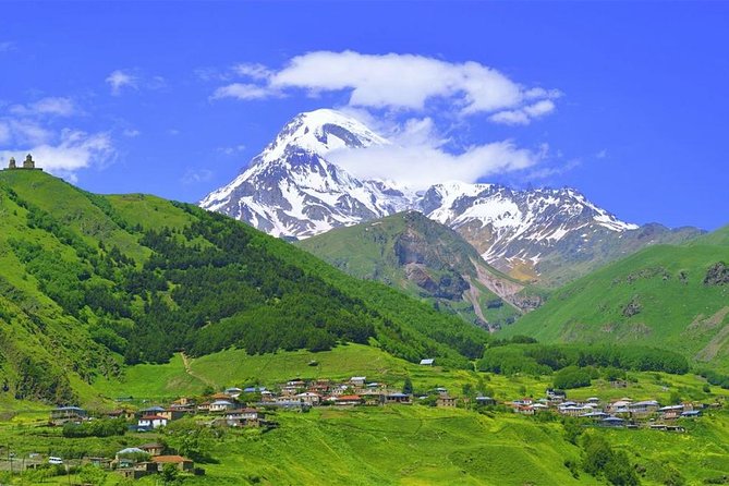 Full-Day Kazbegi Private Tour from Tbilisi - Ananuri Fortified Castle Ensemble: the fortress stop that matters