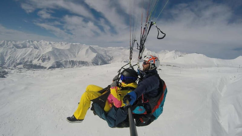Georgia: Paragliding tandem flight in Gudauri with video - Video and cameras: what you get, and what you should not expect