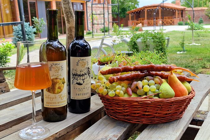 Kakheti - Small wineries and family-cooked lunch • Private tour - Sighnaghi, City Walls and Romantic Old Streets