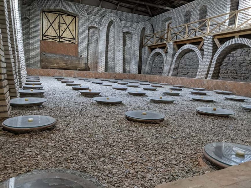 Kakheti: Wine tour from Tbilisi - Enjoy 6 sorts of wine - Lunch near Lake Ilia: how to keep your day from turning into a blur