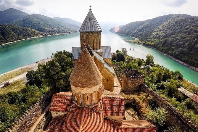 Kazbegi-Ananuri-Gergeti Private Tour - Start in Zhinvali Reservoir, where the photos come fast