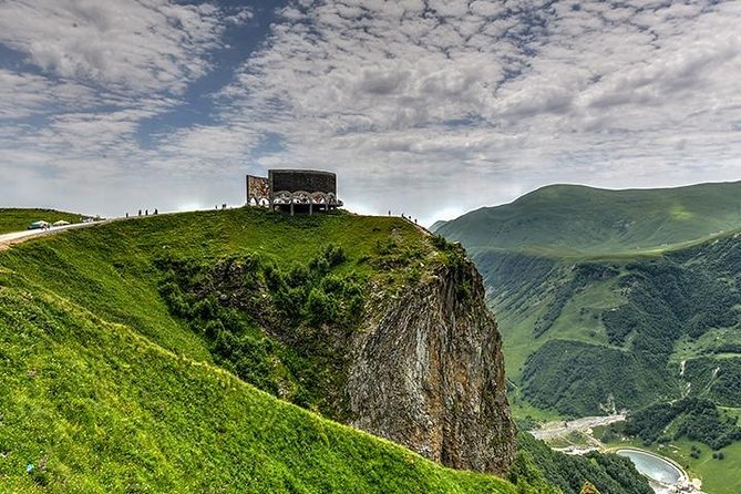 Kazbegi Full-Day Private Tour with Scenic Stops from Tbilisi - Getting to Kazbegi smoothly: private car, English guiding, and real time