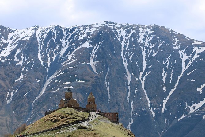 Kazbegi, Gergeti and Ananuri Full Day Tour from Tbilisi - Ananuri Fortress ensemble: churches, towers, and the Aragvi River setting