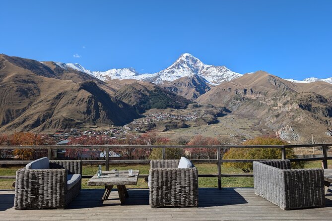 Kazbegi Gudauri and Ananuri Mountains Private Day Trip - Zhinvali Water Reservoir: Quick Photos, Plus a Tiny Shopping Break