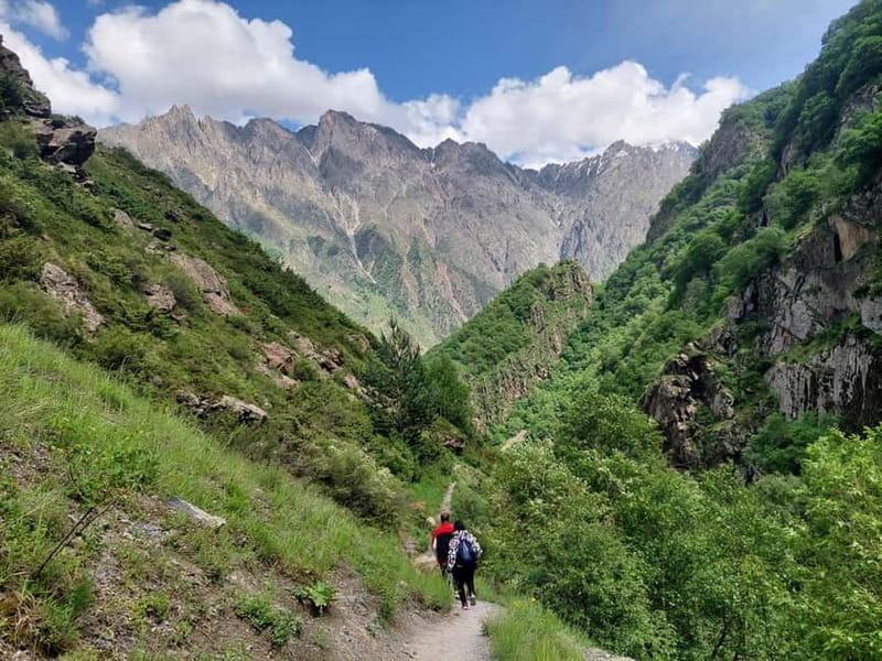 Kazbegi: Gveleti Waterfall Guided Hike - Reaching Gveleti Waterfall: sound first, then the view
