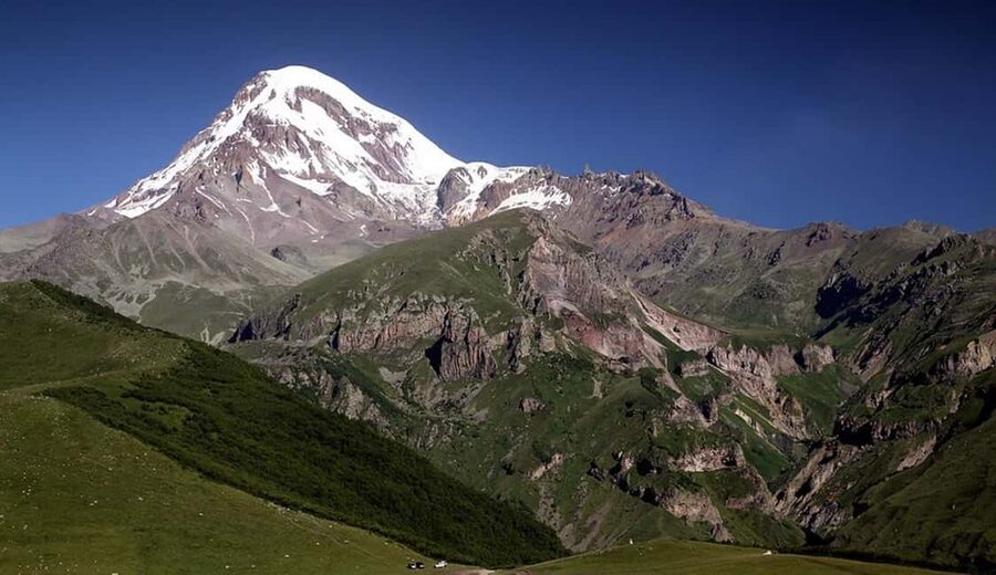 Kazbegi: Juta Valley Day Trip with 4WD Transport - Driver Help and Communication: When Flexibility Becomes the Point