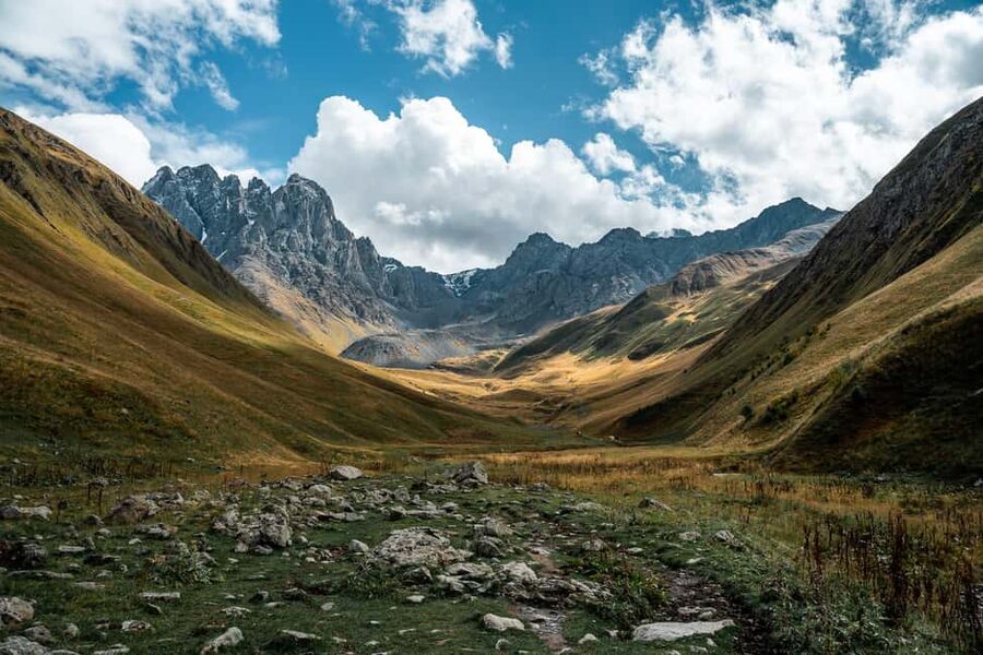 Kazbegi: Juta Valley Day Trip with 4WD Transport - Juta Village and the Big Practical Detail: The Car Can’t Go Forward