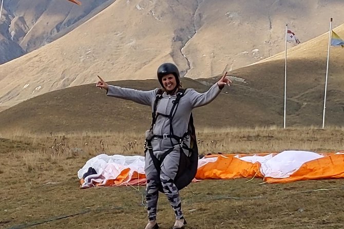 Kazbegi MOUNTAIN Tour (GLORY OF THE NATURE) + MANY NEW LOCATIONS - Ananuri Fortress and Kvemo Mleta: forts, water, and quick breaks that keep the drive from feeling endless