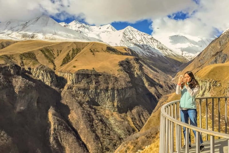 Kazbegi, Stepantsminda, and Gudauri Tour - Zhinvali Reservoir: The Warm-Up Shot With Big Water Views