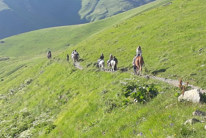 Kazbegi Tour from Tbilisi 2022 - Getting rolling: pickup, vehicle setup, and what it means for your comfort