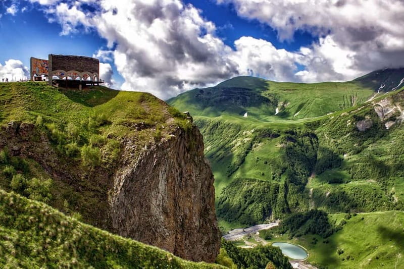 Kazbegi Tour with Fantastic Views of Caucasus Mountains - Lunch and Khinkali break: fuel for the climb in spirit and calories