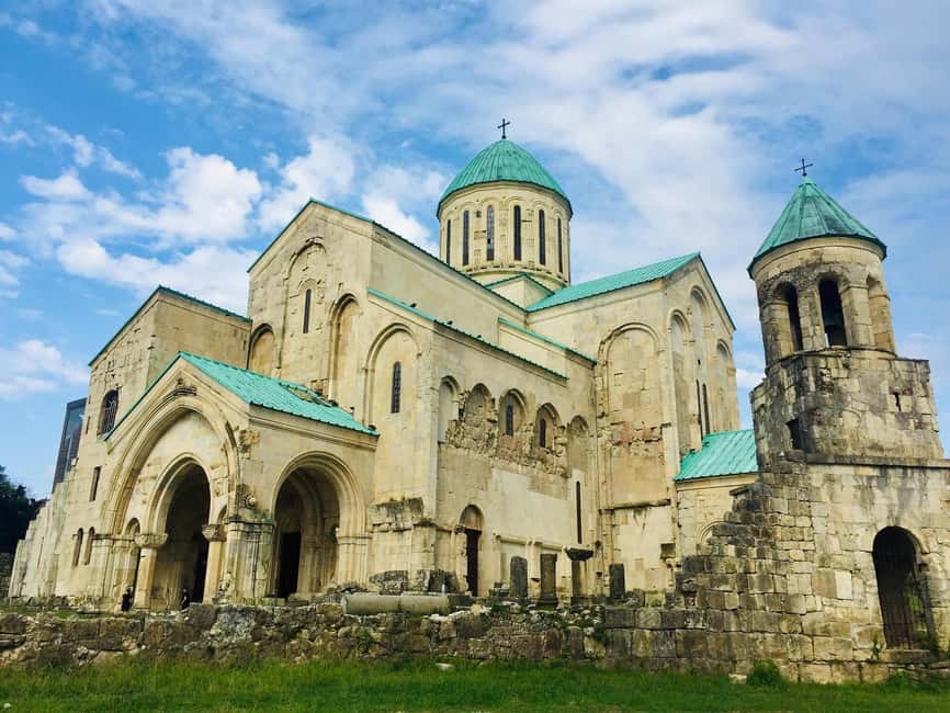 Kutaisi: Bagrati, Gelati, & Motsameta Monastery Guided Tour - Stop 2: Gelati Monastery Complex, UNESCO Art and a Medieval Academy