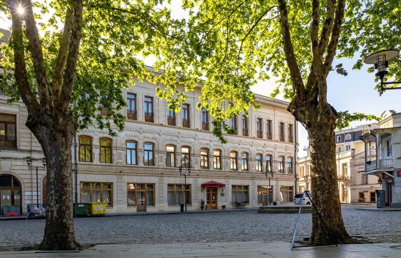 Kutaisi: Historic Walking Tour with Guide, 3 Hours - Jewish Quarter Stop, the Synagogue, and Learning Cultural Heritage