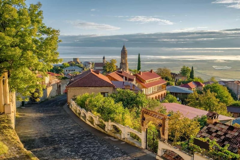 Land of the Sun Full Day Wine and Grapes Tour in Kakheti - Alazani Valley and Sighnaghi: the City of Love vibe with real time to walk