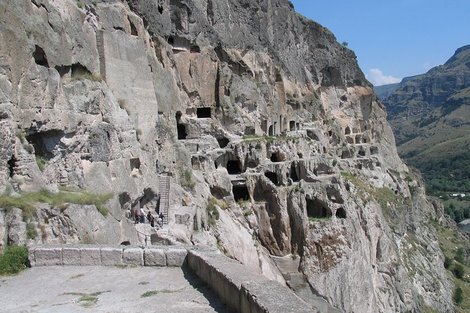 LEGENDARY PLACES OF GEORGIA: VARDZIA, BORJOMI, RABAT.( Group Tour) - The guide experience: George, Giorgi, and what to watch for