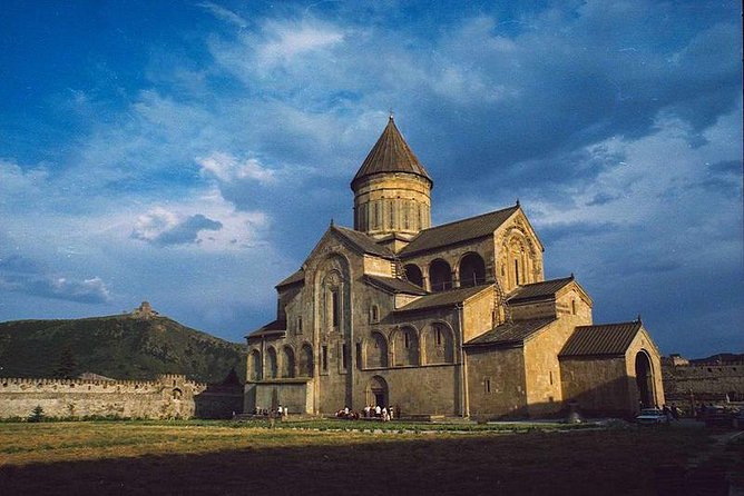 Mtskheta: Exploring Heritage and Cuisine through Cooking Classes - Stop at the Church of the Holy Cross: UNESCO, quick and meaningful