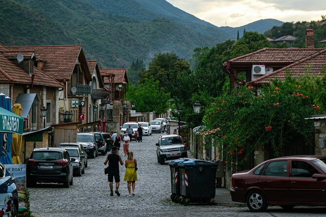 Mtskheta, Gori and Uplistsikhe Day Tour from Tbilisi - Gori break and free time: a short stop that still lets you reset