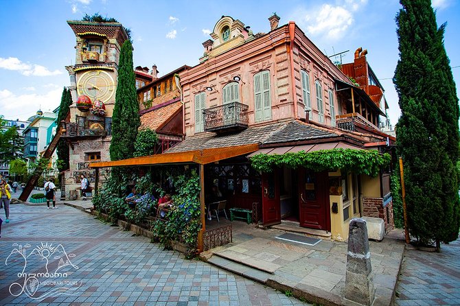 Old Tbilisi & Mtskheta. Private tour from Kutaisi - Surami’s Nazuki stop: quick, specific, and worth it