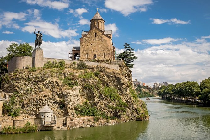 Private Day Tour - Old Town Tbilisi - Abanotubani sulfur bath district and the Bridge of Love for classic Tbilisi photos