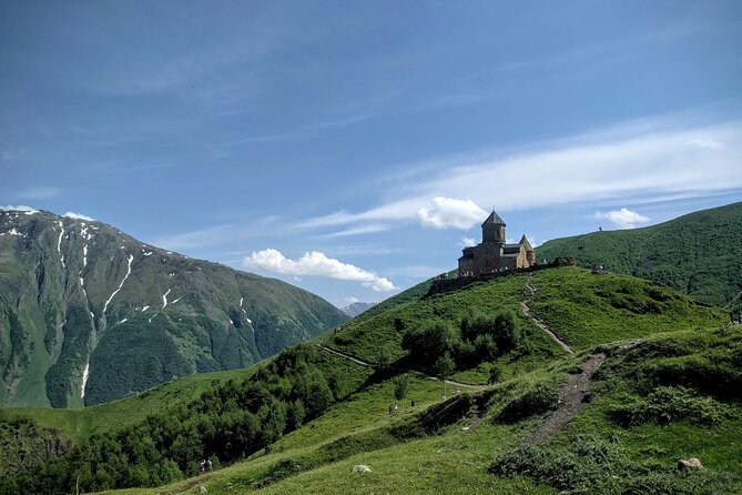 Private Kazbegi Tour: Gergeti, Ananuri & Scenic Views - Stop 2: Ananuri Fortified Castle Ensemble, Towers, and Stone Details