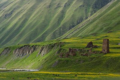 Round-Trip Bus Transfer to Truso Valley from Kazbegi