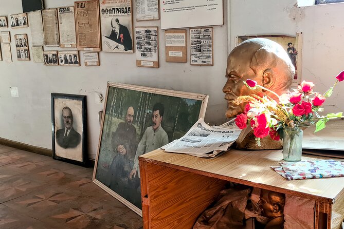 Soviet Tbilisi Tour - Off the beaten path - Stop 2, Chronicles of Georgia by Tsereteli: brutalist history with a hilltop view